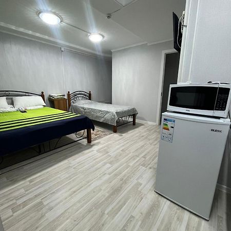 Krasnoye Pole Ахметова 4 아파트 외부 사진